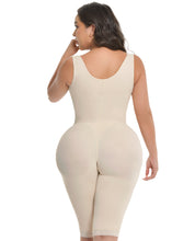 Load image into Gallery viewer, Flex Line with a small waist and two sizes larger in the hips