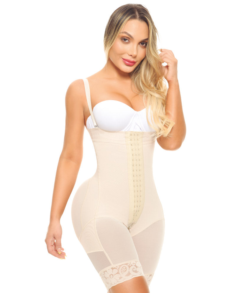 Bootylicious line for enhanced buttocks and ultra waist with two sizes larger in the hips. Half Leg- 1315