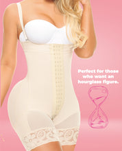 Load image into Gallery viewer, Bootylicious line for enhanced buttocks and ultra waist with two sizes larger in the hips. Short Leg-1570