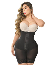 Load image into Gallery viewer, Hourglass figure with a small waist and two sizes larger in the hips. Half Leg